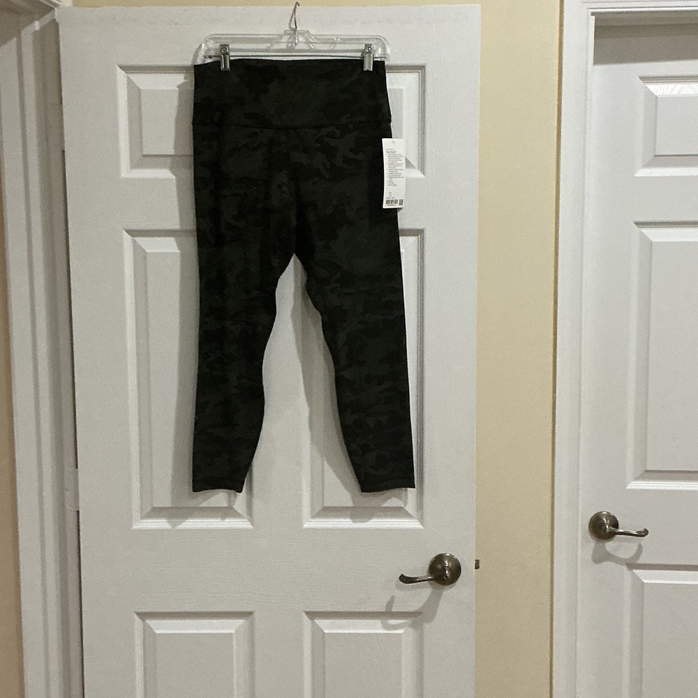 Lululemon camo align pant 25 new w tag Sz 12